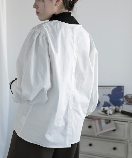 aimoha（アイモハ）の「ノーカラーボリューム袖ブラウス（シャツ/ブラウス・レディース・ブラック/カーキ/ベージュ/ホワイト・MEDIUM/LARGE）」の20枚目の写真