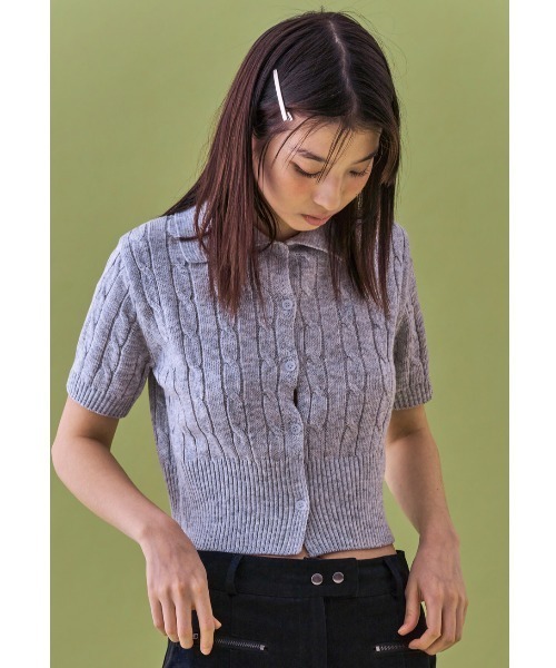 カーディガン A'GEM/9 × .kom 「 FANCY CLUB/ファンシークラブ」 CABLE KNIT CROP CARDIGAN/ケーブルニ A'GEM/9 × .kom 『 FANCY CLUB/ファンシークラブ』 CABLE KNIT