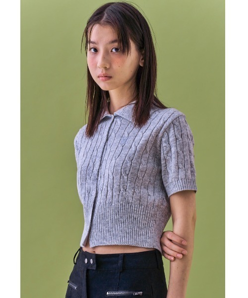 カーディガン A'GEM/9 × .kom 「 FANCY CLUB/ファンシークラブ」 CABLE KNIT CROP CARDIGAN/ケーブルニ FANCY CLUB カーディガン A'GEM/9 × .kom 「 CLUB/ファンシー