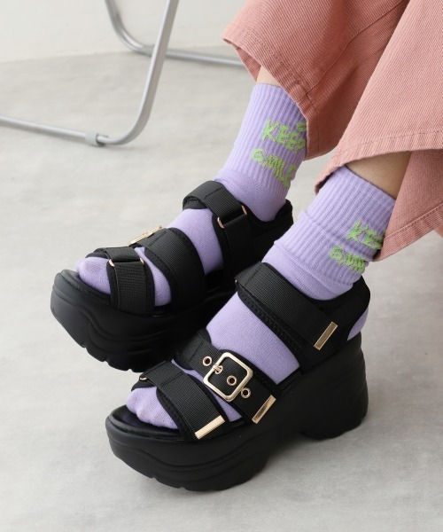 DEMETER(デメテル)の「超軽量 厚底ボリュームソール ベルクロ バックル スポーツサンダル(サンダル・レディース・アイボリー/ブラック×ホワイト/ブラック×ブラック・S/M/L/LL)」の1枚目の写真