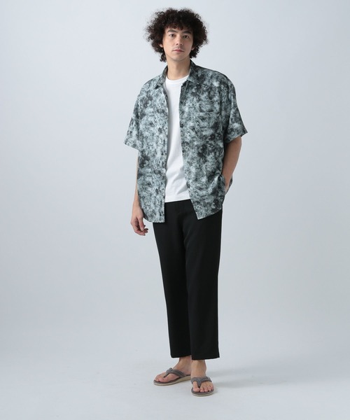 BAYFLOW（ベイフロー）の「［セットアップ可］UMWパターンシャツ【UVケア・イージーケア・速乾・軽量・遮熱】（シャツ/ブラウス・メンズ・ブラック/グレー・MEDIUM/LARGE）」の3枚目の写真