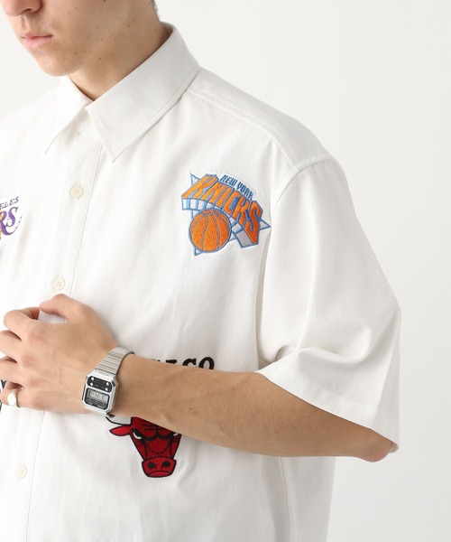NBA(エヌビーエー)の「【NBA】別注/チームロゴワッペン/オーバーサイズシャツ(シャツ/ブラウス・メンズ・ホワイト/ストライプ・LARGE/MEDIUM)」の14枚目の写真