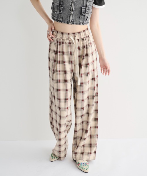 MERLOT（メルロー）の「チェックイージーパンツ（その他パンツ・レディース・ベージュ/ピンク/ブラック・FREE）」の2枚目の写真