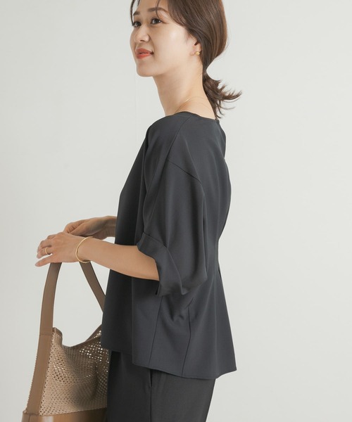 URBAN RESEARCH DOORS(アーバンリサーチドアーズ)の「バックタックドルマンブラウス(シャツ/ブラウス・レディース・ネイビー/グレー系その他・MEDIUM)」の3枚目の写真