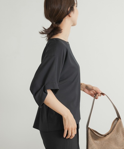 URBAN RESEARCH DOORS(アーバンリサーチドアーズ)の「バックタックドルマンブラウス(シャツ/ブラウス・レディース・ネイビー/グレー系その他・MEDIUM)」の4枚目の写真