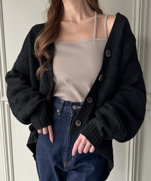 JUNOAH（ジュノア）の「透かし柄Vネックニットカーディガン（カーディガン/ボレロ・レディース・ブラック/グレイッシュベージュ/杢グレー・FREE）」の5枚目の写真