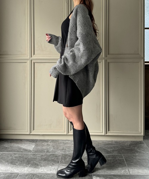 JUNOAH（ジュノア）の「透かし柄Vネックニットカーディガン（カーディガン/ボレロ・レディース・ブラック/グレイッシュベージュ/杢グレー・FREE）」の11枚目の写真