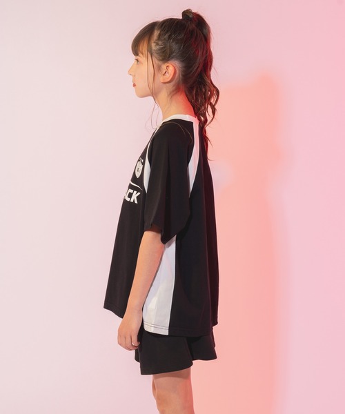 URBAN CHERRY（アーバンチェリー）の「【U.TRACK】ロゴプリントオーバーサイズゲームシャツ（Tシャツ/カットソー・キッズ・ブラック/ホワイト・110cm/120cm/130cm/140cm/150cm）」の8枚目の写真