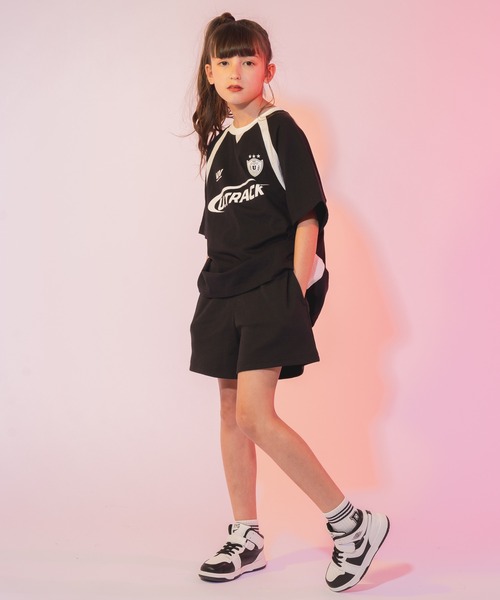 URBAN CHERRY（アーバンチェリー）の「【U.TRACK】ロゴプリントオーバーサイズゲームシャツ（Tシャツ/カットソー・キッズ・ブラック/ホワイト・110cm/120cm/130cm/140cm/150cm）」の19枚目の写真