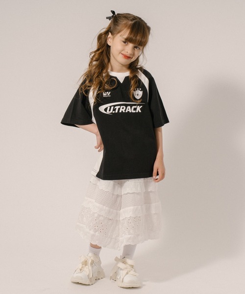 URBAN CHERRY（アーバンチェリー）の「【U.TRACK】ロゴプリントオーバーサイズゲームシャツ（Tシャツ/カットソー・キッズ・ブラック/ホワイト・110cm/120cm/130cm/140cm/150cm）」の3枚目の写真