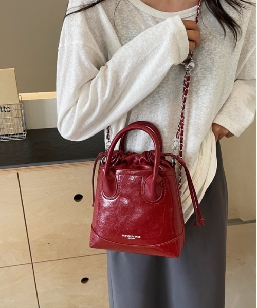 FREE STYLISTS（フリー スタイリスト）の「ショルダー巾着バッグ 2WAY（ショルダーバッグ・レディース・シルバー/ワイン/ブラック/オフホワイト・FREE）」の9枚目の写真