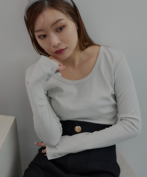 ECREL（エクレール）の「スナップスリーブラメトップス（Tシャツ/カットソー・レディース・アイボリー/チャコールグレー・FREE）」の12枚目の写真