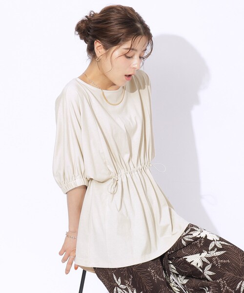 SHOO・LA・RUE（シューラルー）の「◆【洗える】ウエスト調節可能 ドロスト5分袖トップス（Tシャツ/カットソー・レディース・ライトベージュ/ブラック/イエロー・04/03/02）」の2枚目の写真