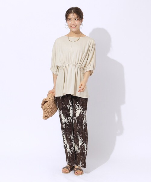 SHOO・LA・RUE（シューラルー）の「◆【洗える】ウエスト調節可能 ドロスト5分袖トップス（Tシャツ/カットソー・レディース・ライトベージュ/ブラック/イエロー・04/03/02）」の16枚目の写真