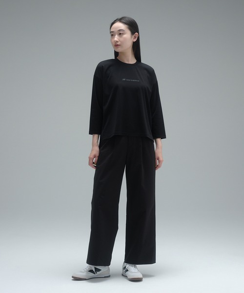 NEW BALANCE(ニューバランス)の「MET24 Bracelet Sleeve Pullover(Tシャツ/カットソー・レディース・ブラック/ライトベージュ/インディゴブルー・LARGE/MEDIUM/SMALL)」の6枚目の写真