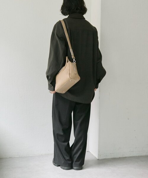 本革/ショルダー付き》スタッズボストンバッグ（ボストンバッグ）｜ear