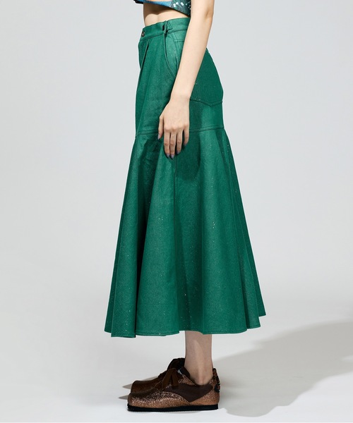 NON TOKYO（ノントーキョー）の「LAME DENIM FLARE SKIRT（スカート・レディース・グリーン/インディゴブルー/ブラック・2/1）」の21枚目の写真