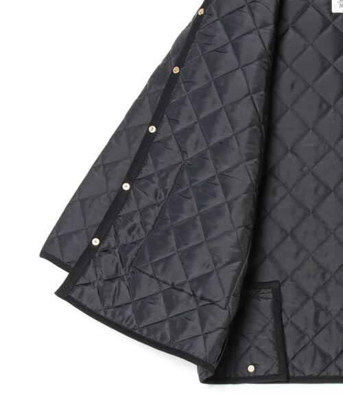 Traditional Weatherwear（トラディショナルウェザーウェア）の「Traditional Weatherwear/ARKLEY MIDDLE A-LINE（ノーカラーコート・レディース・ブラック/ネイビー・32/34）」の4枚目の写真