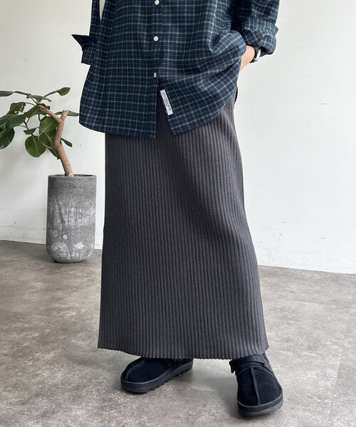 CPCM(シーピーシーエム)の「しっかりリブナロースカート(スカート・レディース・チャコールグレー/アイボリー/ブラック/オレンジ・SMALL/MEDIUM)」の4枚目の写真