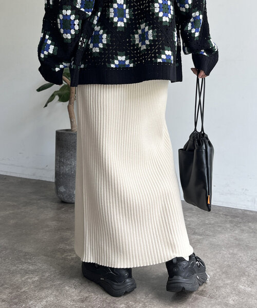 CPCM(シーピーシーエム)の「しっかりリブナロースカート(スカート・レディース・チャコールグレー/アイボリー/ブラック/オレンジ・SMALL/MEDIUM)」の14枚目の写真