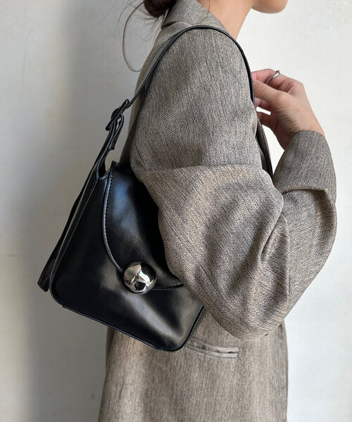 DouDou（ドゥドゥ）の「【WEB限定】ミディアムセミショルダーバッグ（ショルダーバッグ・レディース・ブラック/ブラウン/レッド・FREE）」の2枚目の写真