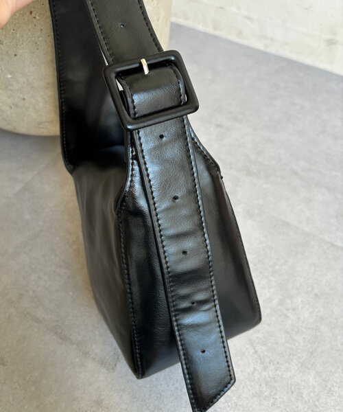 DouDou（ドゥドゥ）の「【WEB限定】ミディアムセミショルダーバッグ（ショルダーバッグ・レディース・ブラック/ブラウン/レッド・FREE）」の8枚目の写真