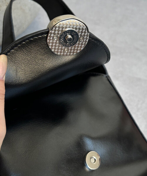 DouDou（ドゥドゥ）の「【WEB限定】ミディアムセミショルダーバッグ（ショルダーバッグ・レディース・ブラック/ブラウン/レッド・FREE）」の9枚目の写真