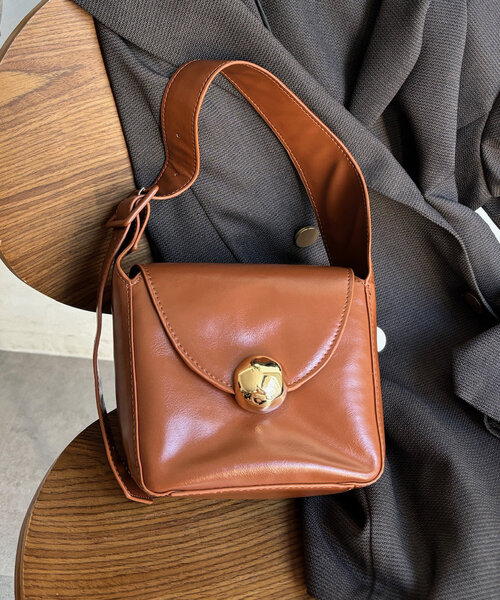 DouDou（ドゥドゥ）の「【WEB限定】ミディアムセミショルダーバッグ（ショルダーバッグ・レディース・ブラック/ブラウン/レッド・FREE）」の12枚目の写真