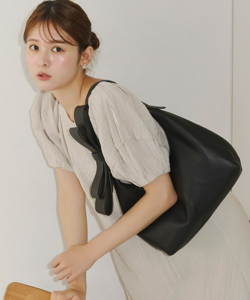 Olu.（オルドット）の「ショルダーリボンバッグ（ショルダーバッグ・レディース・ブラック/ブラウン/ブラウン系その他/ベージュ・FREE）」の5枚目の写真