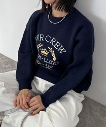 クラウン刺繍ニット