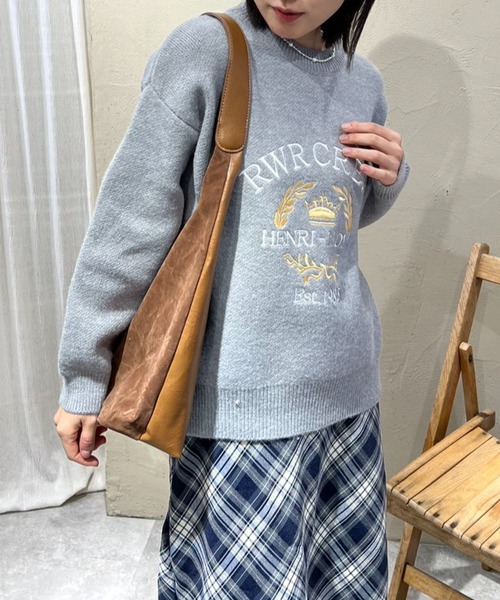 mebole(メボレ)の「クラウン刺繍ニット(ニット/セーター・レディース・ネイビー/グレー/アイボリー・FREE)」の1枚目の写真