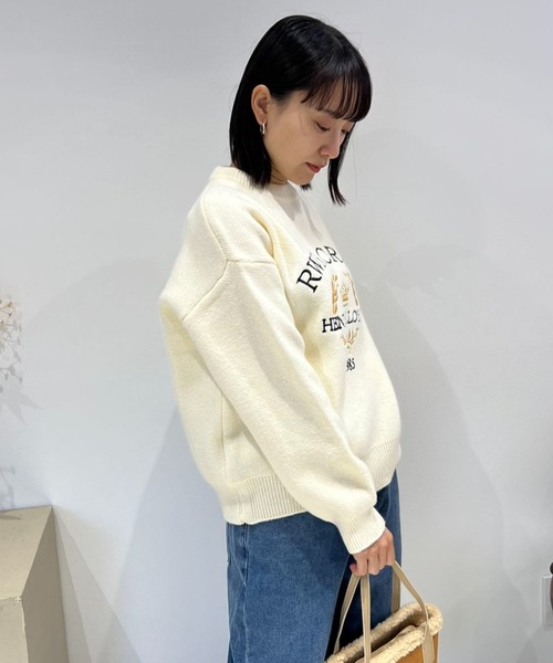 mebole(メボレ)の「クラウン刺繍ニット(ニット/セーター・レディース・ネイビー/グレー/アイボリー・FREE)」の10枚目の写真