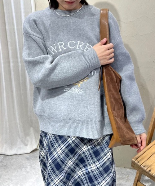 mebole(メボレ)の「クラウン刺繍ニット(ニット/セーター・レディース・ネイビー/グレー/アイボリー・FREE)」の18枚目の写真