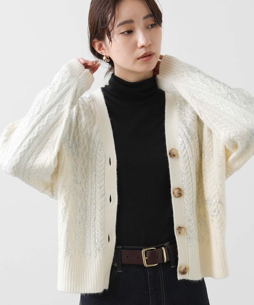 Gready Brilliant（グレディブリリアン）の「箔プリントケーブルVネックカーディガン（カーディガン/ボレロ・レディース・グレイッシュベージュ/アイボリー・FREE）」の15枚目の写真