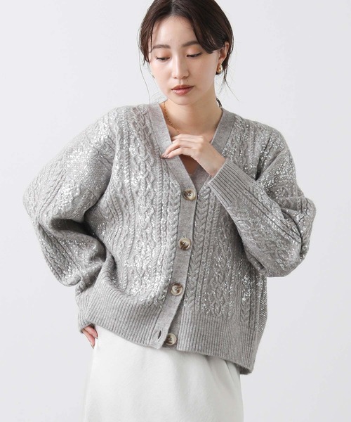 Gready Brilliant（グレディブリリアン）の「箔プリントケーブルVネックカーディガン（カーディガン/ボレロ・レディース・グレイッシュベージュ/アイボリー・FREE）」の20枚目の写真