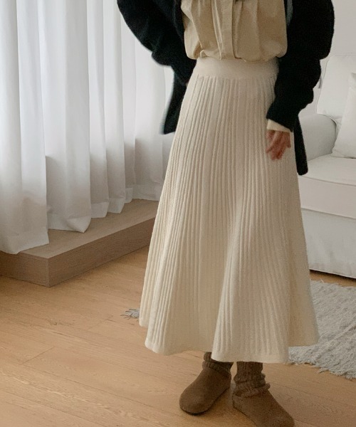 ソフトプリーツAラインニットスカート（スカート）｜Diosfront（ディオスフロント）