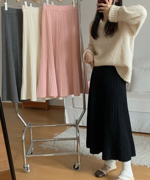 ソフトプリーツAラインニットスカート（スカート）｜Diosfront（ディオスフロント）
