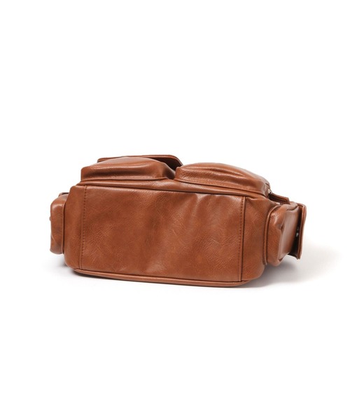 niko and...（ニコアンド）の「オリジナルマルチ4ポケットショルダーバッグ（ショルダーバッグ・レディース・ブラック/ブラウン・0）」の11枚目の写真