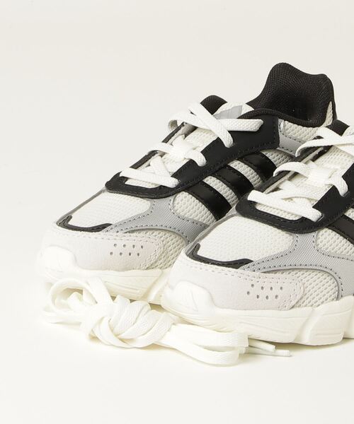 adidas（アディダス）の「クレイジーカオス 2000 キッズ / Crazychaos 2000 Kids / アディダス adidas（スニーカー・キッズ・ホワイト系その他・21.5cm/21.0cm/20.5cm/19.5cm/19.0cm/18.5cm/18cm/17.5cm/17.0cm/20.0cm）」の5枚目の写真