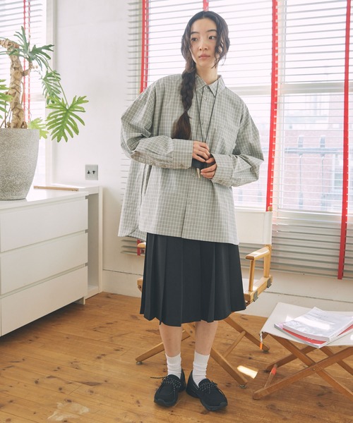 Unblend(アンブレンド)の「【Unblend】アソート レギュラーカラー オーバーサイズシャツ(シャツ/ブラウス・レディース・ブラック/イエロー/ネイビー/グレー・FREE)」の20枚目の写真