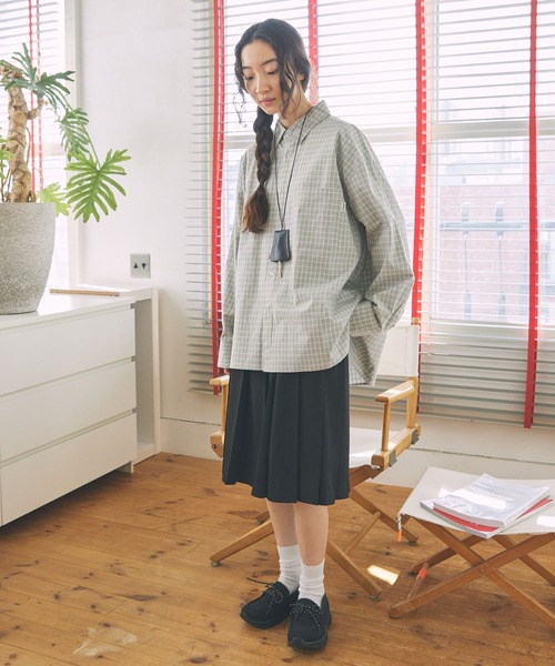 Unblend(アンブレンド)の「【Unblend】アソート レギュラーカラー オーバーサイズシャツ(シャツ/ブラウス・レディース・ブラック/イエロー/ネイビー/グレー・FREE)」の21枚目の写真