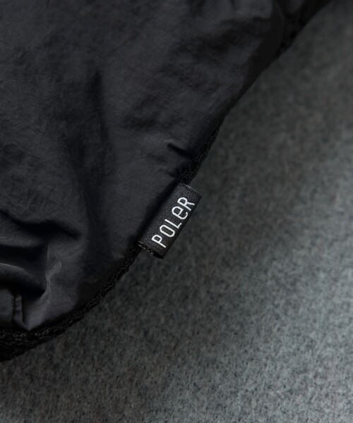 FREAK'S STORE(フリークスストア)の「POLeR × FREAK'S STORE/ポーラー × フリークスストア 別注 STUFFABLE POUCH スタッファブルポーチ サコッシュ(ショルダーバッグ・メンズ・グレー/ブラック・ONE SIZE)」の20枚目の写真