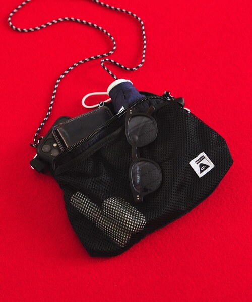 FREAK'S STORE(フリークスストア)の「POLeR × FREAK'S STORE/ポーラー × フリークスストア 別注 STUFFABLE POUCH スタッファブルポーチ サコッシュ(ショルダーバッグ・メンズ・グレー/ブラック・ONE SIZE)」の22枚目の写真