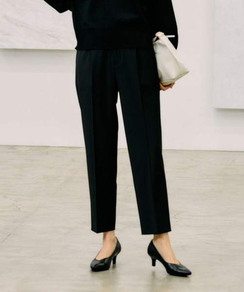 GLOBAL WORK（グローバルワーク）の「ウツクシルエットプレミアムスリムテーパードパンツ/147669（その他パンツ・レディース・ベージュ/ネイビー/ライトグレー/グレイッシュベージュ/ブラック・LARGE/MEDIUM/SMALL/X-SMALL/X-LARGE/XX-LARGE）」の2枚目の写真