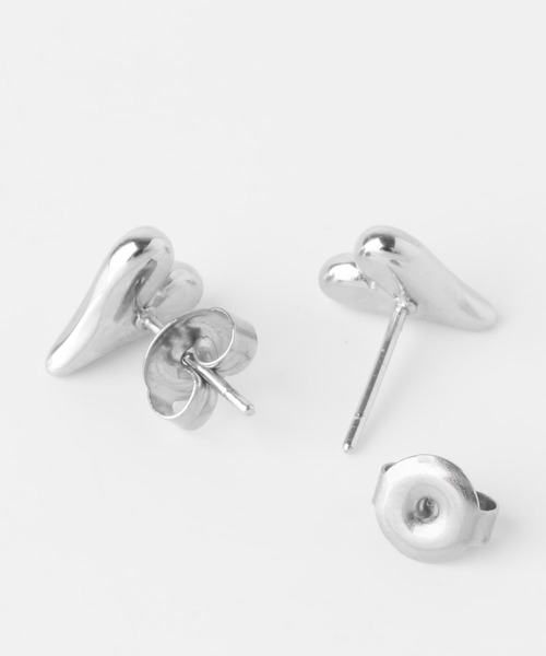 SMELLY(スメリー)の「ステンレスミニハートピアス(ピアス(両耳用)・レディース・シルバー・-)」の4枚目の写真