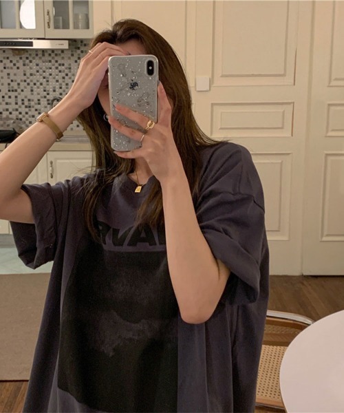 SallyLunn(サリーラン)の「【コーデの主役に】フォトプリントロゴT(Tシャツ/カットソー・レディース・ダークグリーン/ホワイト/ダークブラウン・LARGE/MEDIUM)」の2枚目の写真