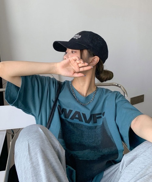 SallyLunn(サリーラン)の「【コーデの主役に】フォトプリントロゴT(Tシャツ/カットソー・レディース・ダークグリーン/ホワイト/ダークブラウン・LARGE/MEDIUM)」の6枚目の写真