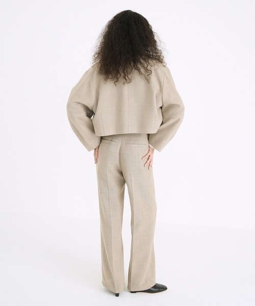 CLANE(クラネ)の「CENTER CLEASE STRAIGHT PANTS(その他パンツ・レディース・ベージュ/アイボリー/ネイビー・2/1/0)」の5枚目の写真