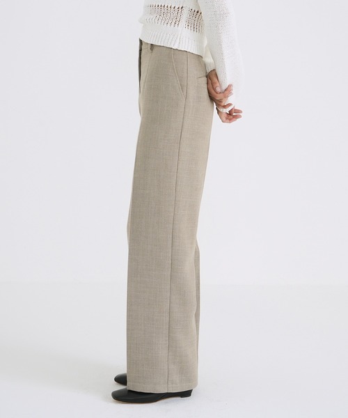 CLANE(クラネ)の「CENTER CLEASE STRAIGHT PANTS(その他パンツ・レディース・ベージュ/アイボリー/ネイビー・2/1/0)」の9枚目の写真