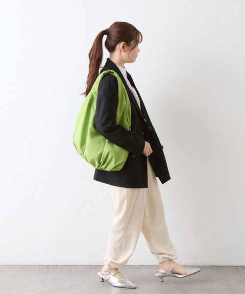 Actually（アクチュアリー）の「ナイロンギャザーマルシェバッグ（トートバッグ・レディース・アイボリー/ブラック/グリーン・0）」の15枚目の写真